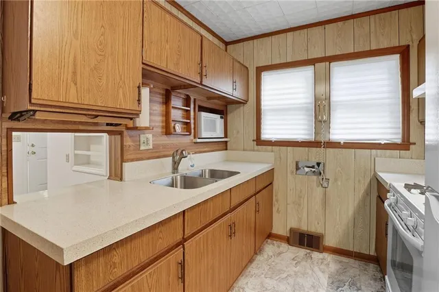 $220,000 | 2935 North Walnut Street, Avondale, MO 64117