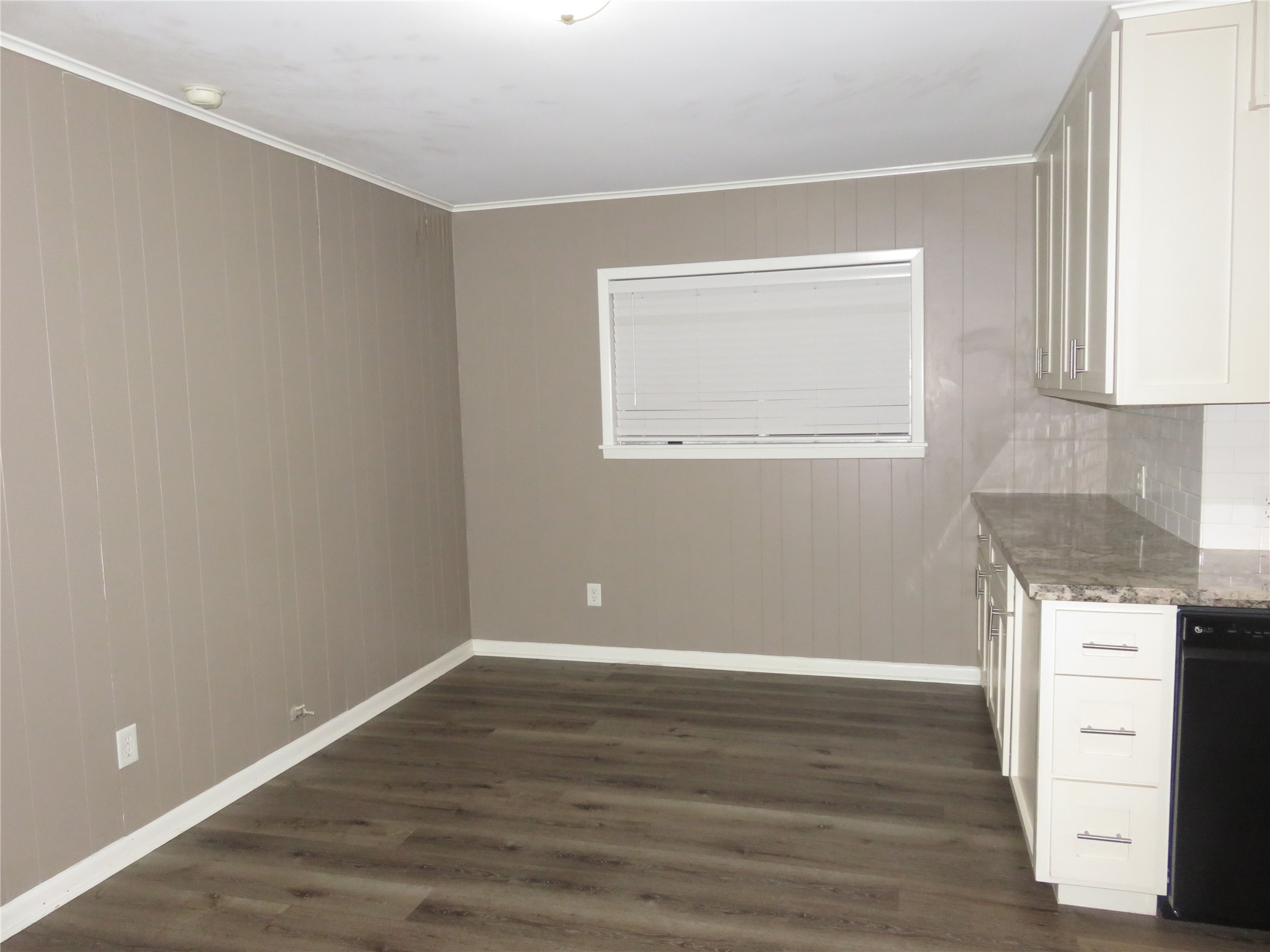 1519 Tobola Street Rosenberg, TX 77471 - Photo 8 of 31 The breakfast area is large enough to add a small desk or other furniture even with a large table in here