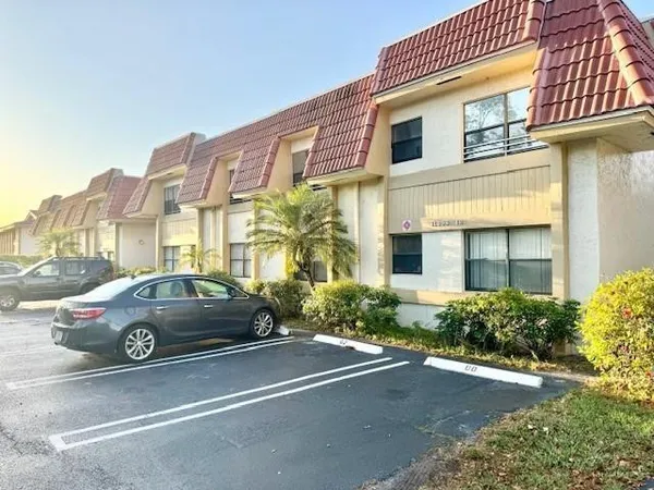 $1,800 | 11112 Royal Palm Boulevard, Unit 89, Coral Springs, FL 33065