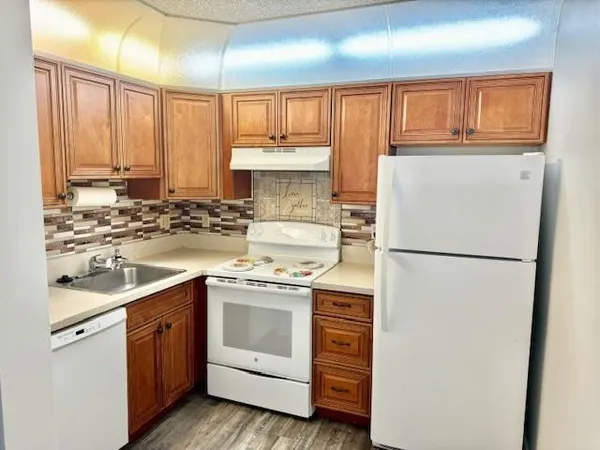 $1,800 | 11112 Royal Palm Boulevard, Unit 89, Coral Springs, FL 33065