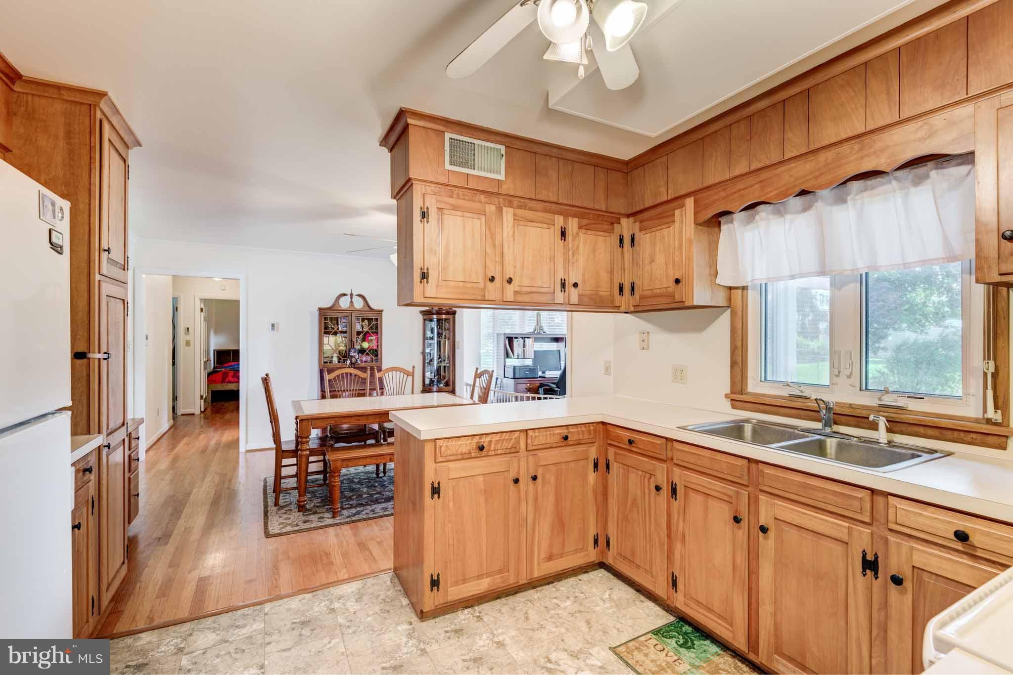 207 Carroll Heights Road Taneytown, MD 21787 - Photo 11 of 30 Kitchen