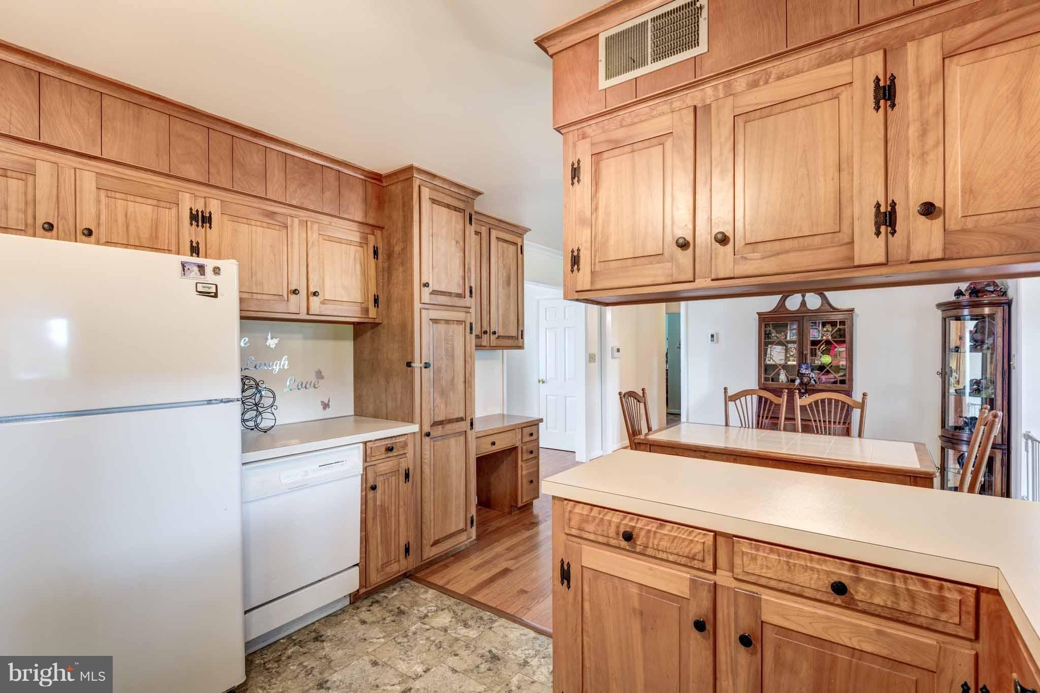 207 Carroll Heights Road Taneytown, MD 21787 - Photo 12 of 30 Kitchen
