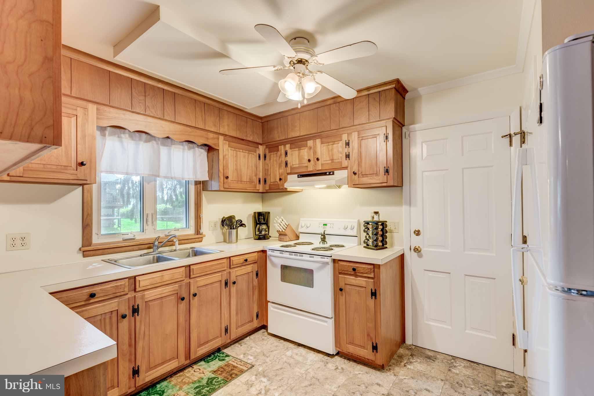207 Carroll Heights Road Taneytown, MD 21787 - Photo 13 of 30 Kitchen