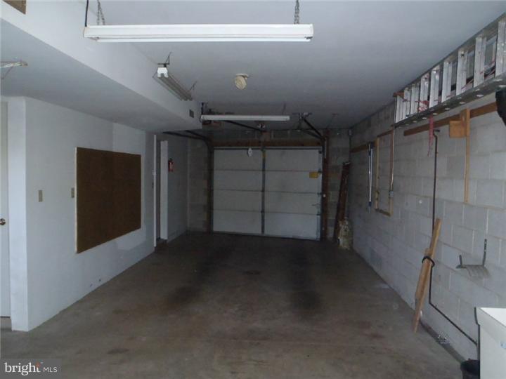 85 Hunsberger Road Telford, PA 18969 - Photo 18 of 21 Garage
