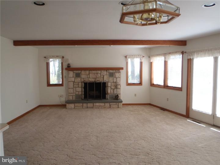 85 Hunsberger Road Telford, PA 18969 - Photo 8 of 21 Living Room