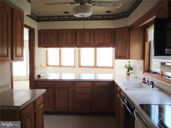 85 Hunsberger Road Telford, PA 18969 - Photo 10 of 21 Kitchen