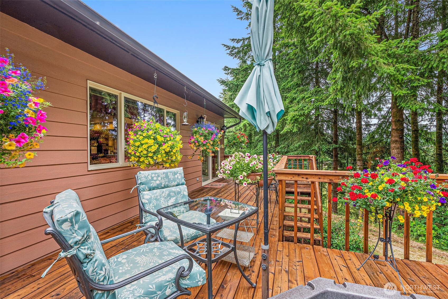 1142 SR 6 Raymond, WA 98577 - Photo 28 of 40 a view of a chairs and table in the patio