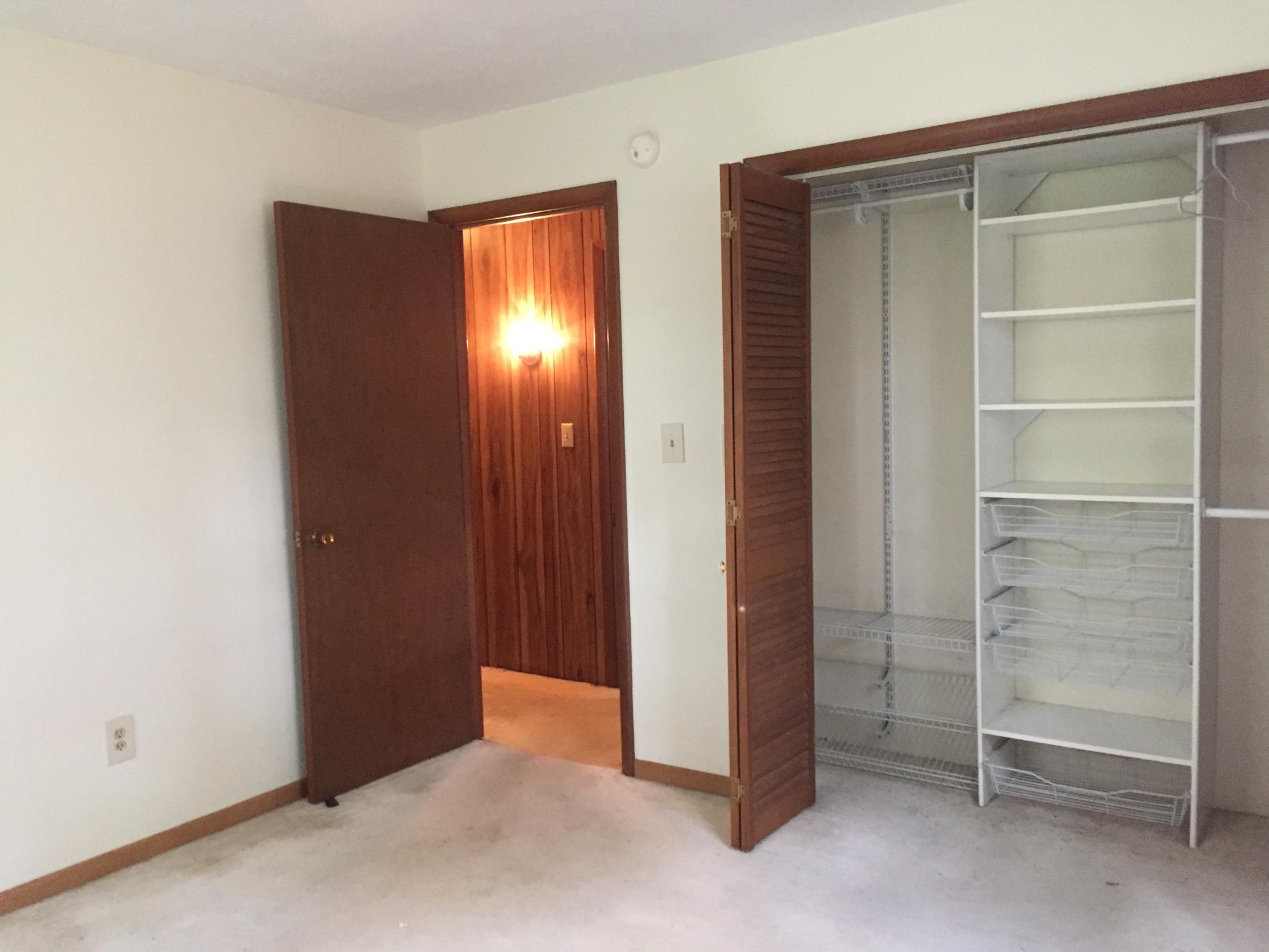 2832 Ridgeway Trail Sevierville, TN 37863 - Photo 18 of 25 an empty room with walk in closet
