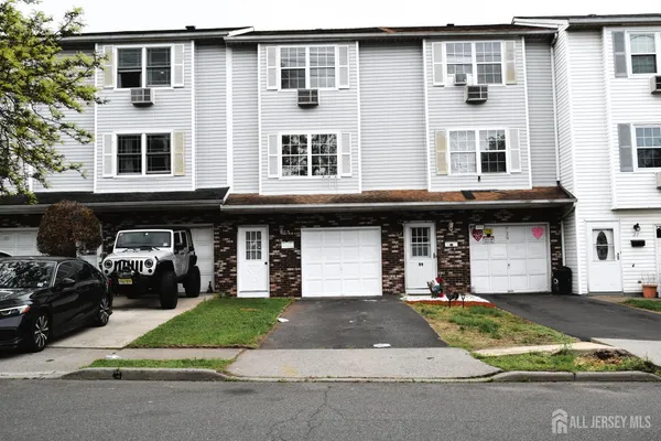$3,000 | 31 Larch Street, Carteret, NJ 07008