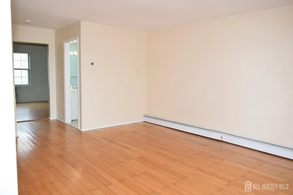 $3,000 | 31 Larch Street, Carteret, NJ 07008