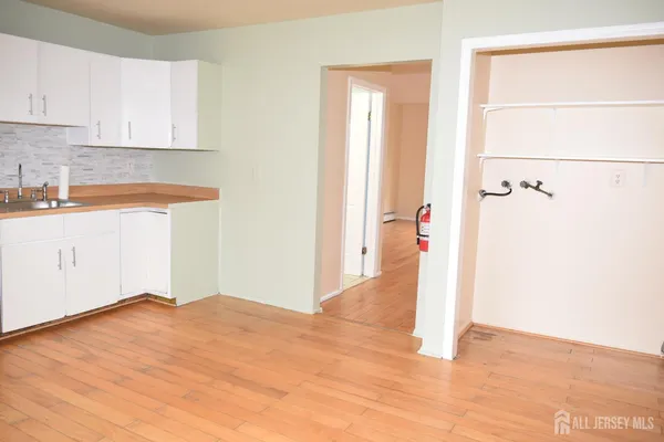 $3,000 | 31 Larch Street, Carteret, NJ 07008