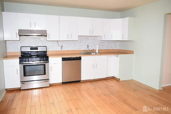 $3,000 | 31 Larch Street, Carteret, NJ 07008