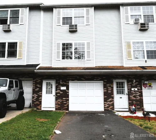 $3,000 | 31 Larch Street, Carteret, NJ 07008