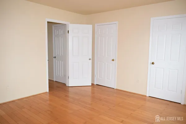 $3,000 | 31 Larch Street, Carteret, NJ 07008