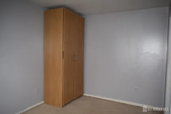 $3,000 | 31 Larch Street, Carteret, NJ 07008