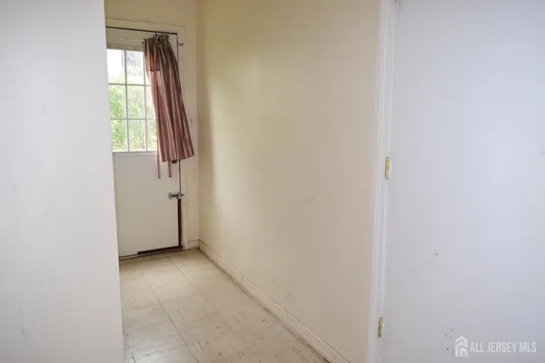$3,000 | 31 Larch Street, Carteret, NJ 07008