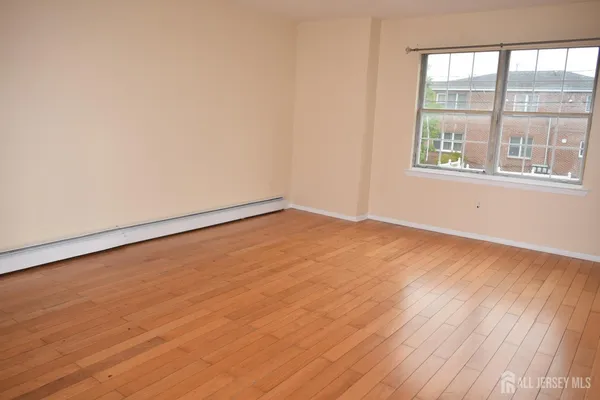 $3,000 | 31 Larch Street, Carteret, NJ 07008