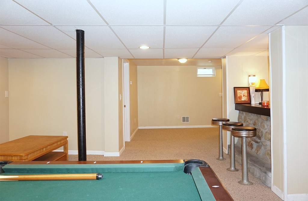 92 Ellendale Circle Springfield, MA 01128 - Photo 20 of 25 a room with pool table