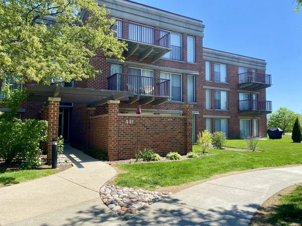 $725,000 | 441 Kelburn Road, Unit 113, Deerfield, IL 60015
