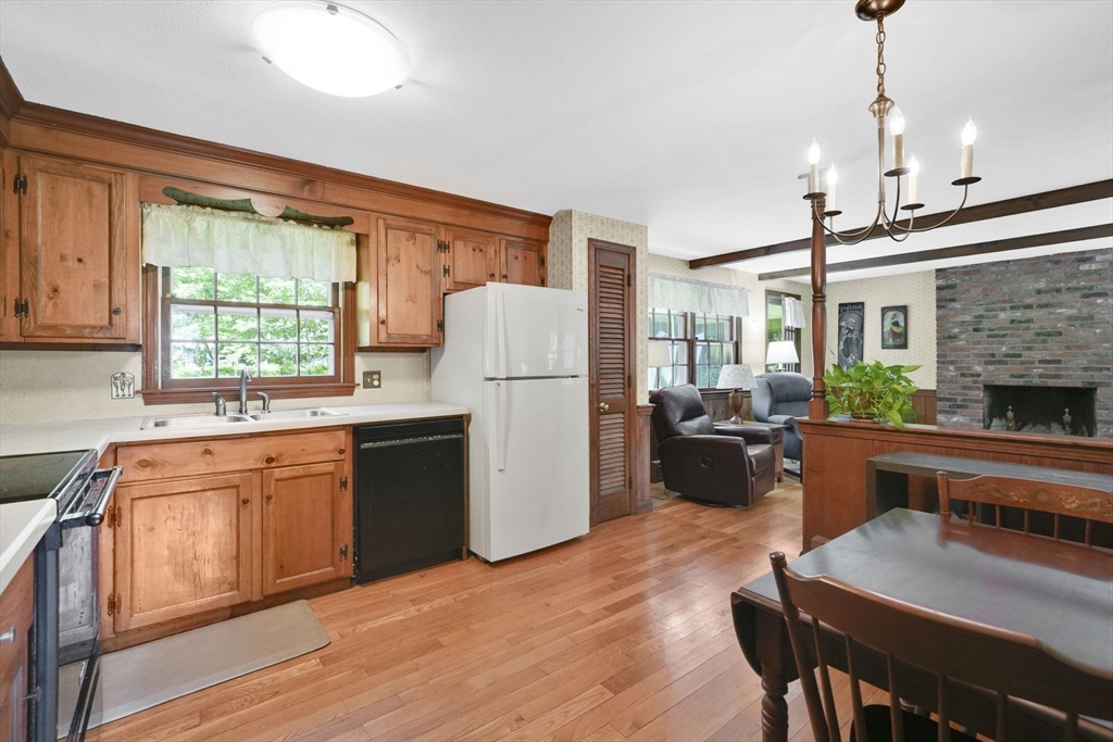 13 Pleasant View Road Wilbraham, MA 01095 - Photo 11 of 40