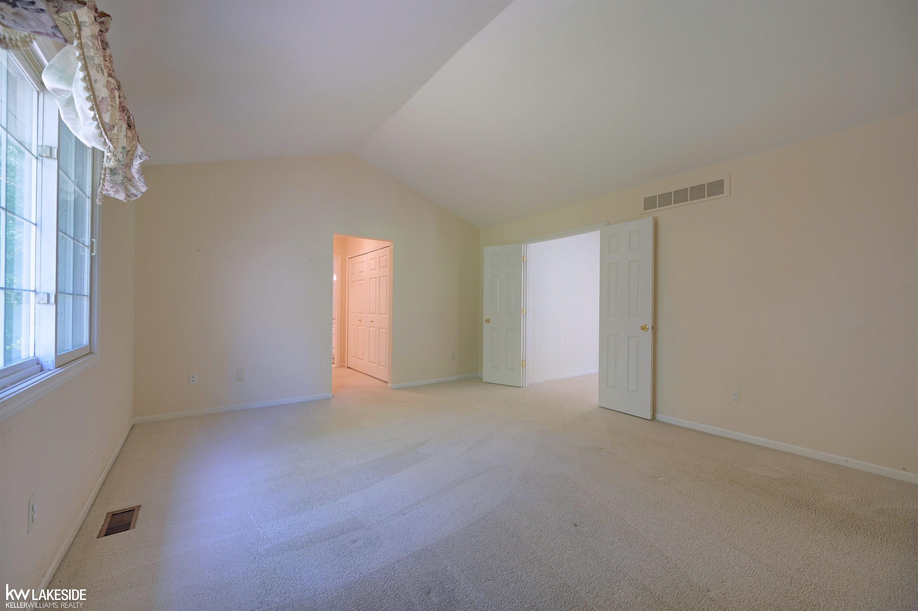 740 Lake Ridge Road Rochester Hills, MI 48307 - Photo 16 of 32