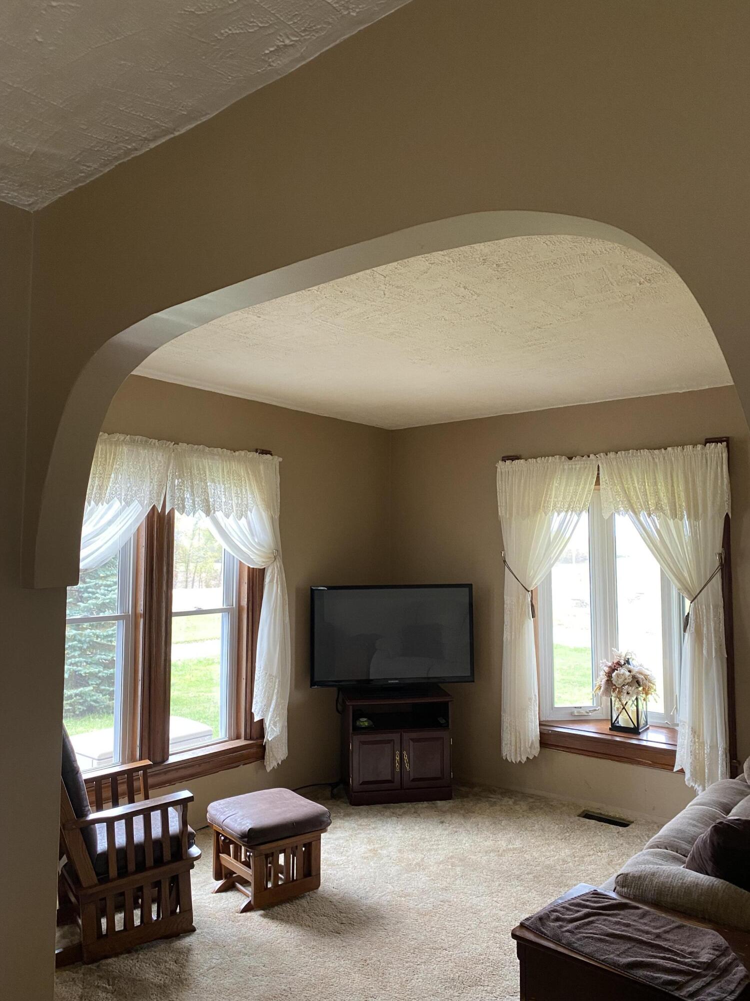 6971 West Burt Road Camden, MI 49232 - Photo 21 of 53 6971 W Burt - Living Room