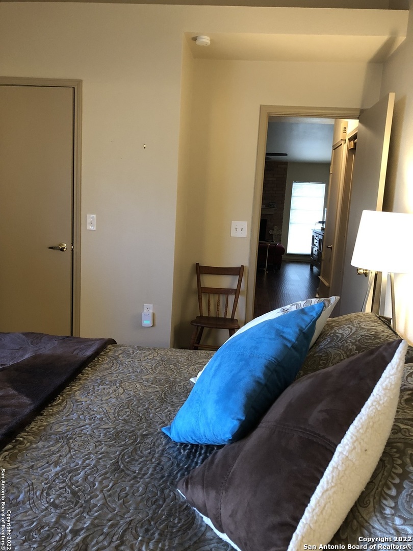 8214 Spring Town Street Converse, TX 78109 - Photo 11 of 24