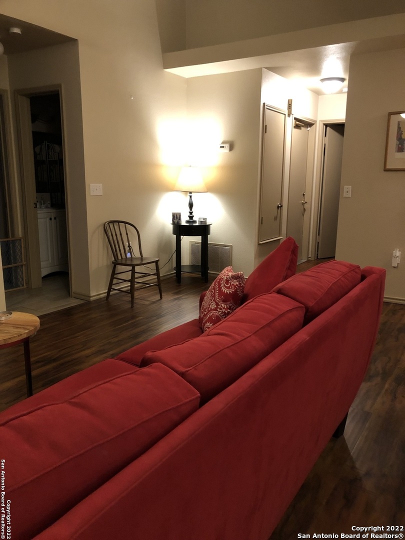 8214 Spring Town Street Converse, TX 78109 - Photo 4 of 24