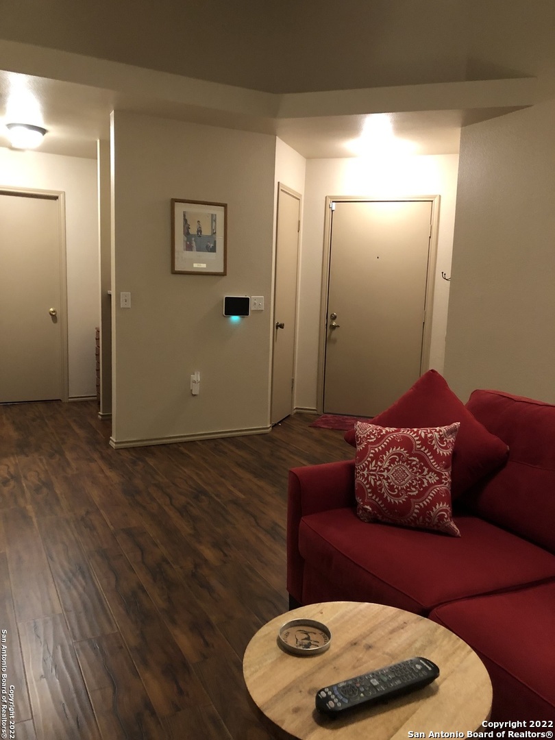 8214 Spring Town Street Converse, TX 78109 - Photo 5 of 24