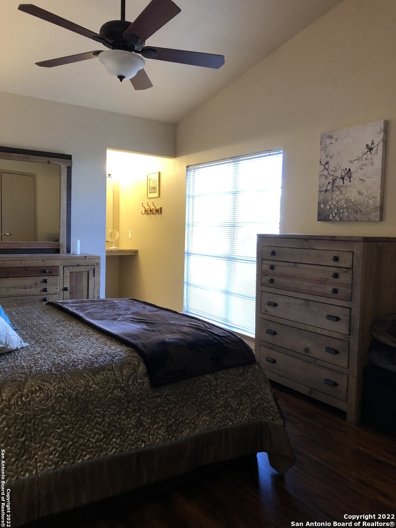 8214 Spring Town Street Converse, TX 78109 - Photo 10 of 24