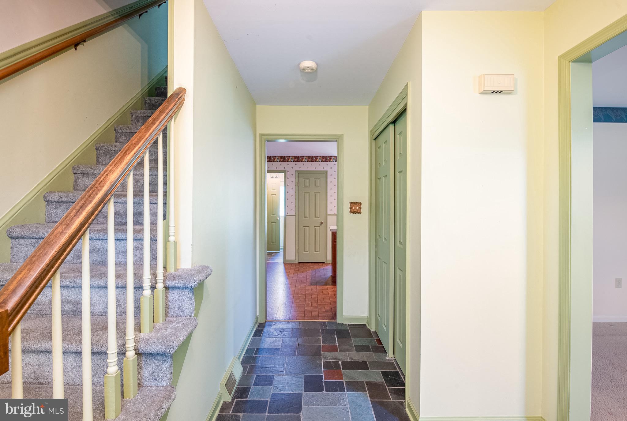 41 Flint Ridge Drive Shillington, PA 19607 - Photo 8 of 39 Foyer