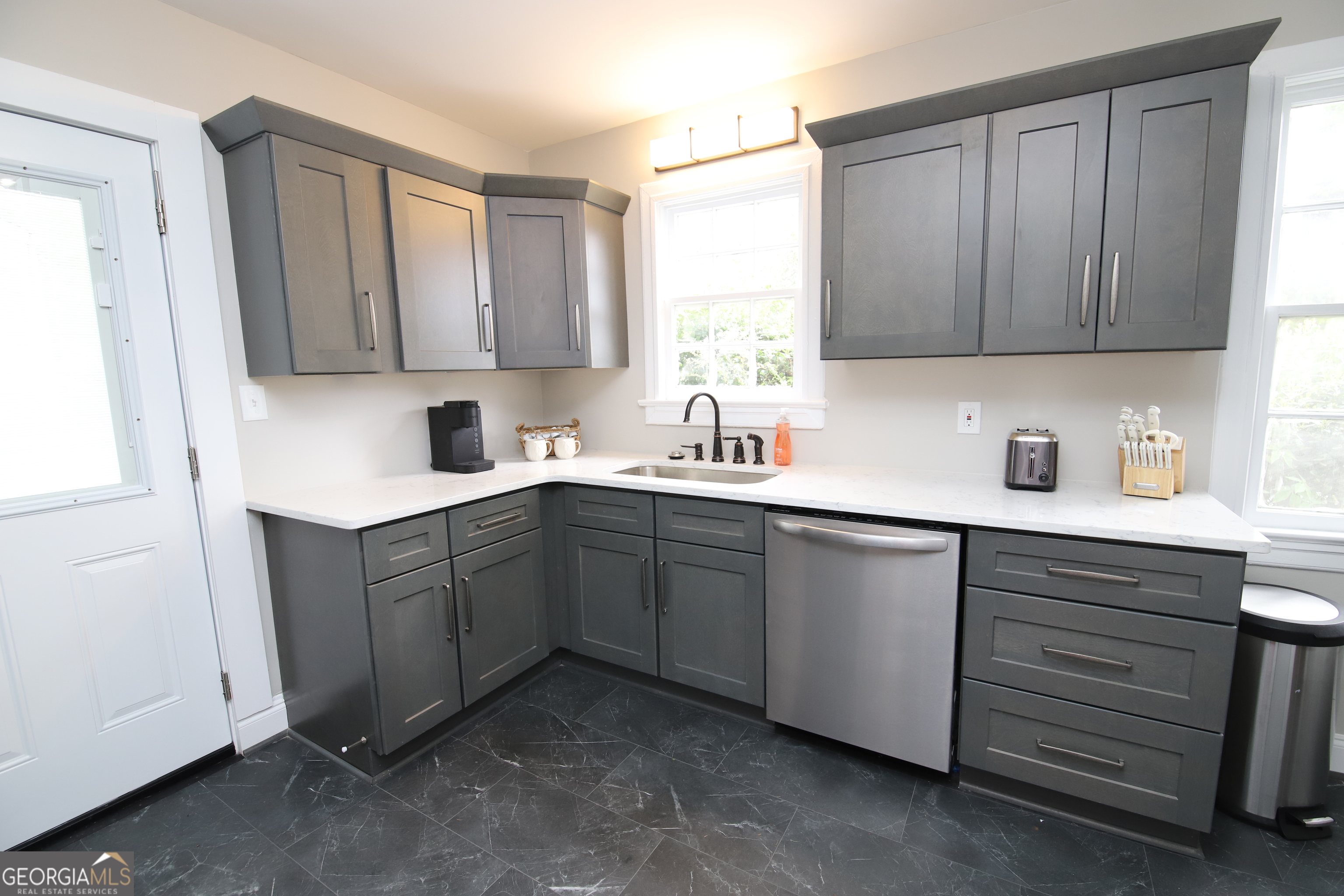 114 Saynor Circle LaGrange, GA 30240 - Photo 4 of 12