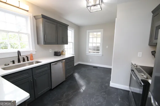 $1,800 | 114 Saynor Circle, LaGrange, GA 30240