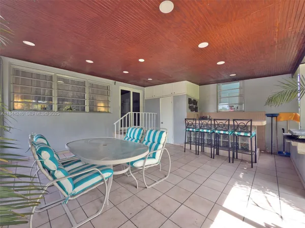 $950,000 | 6290 Southwest 37th Street, Miami, FL 33155
