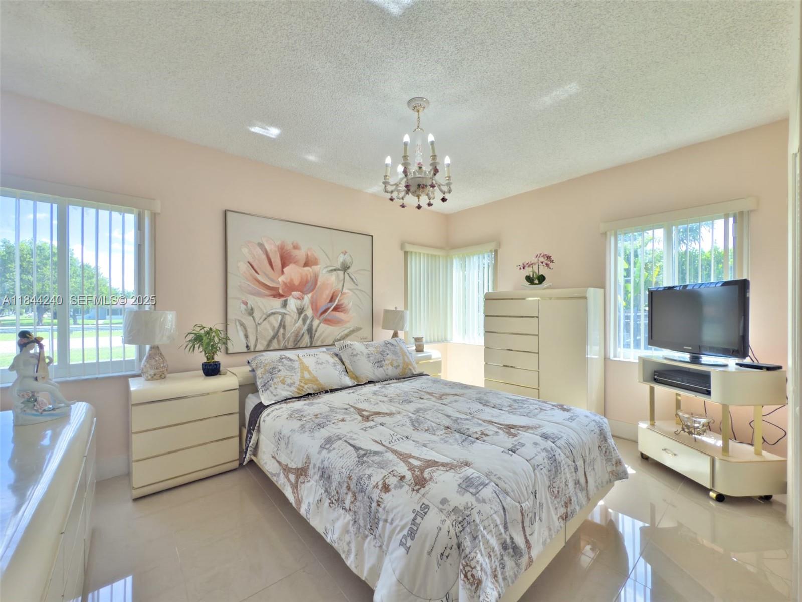 6290 Southwest 37th Street Miami, FL 33155 - Photo 18 of 34