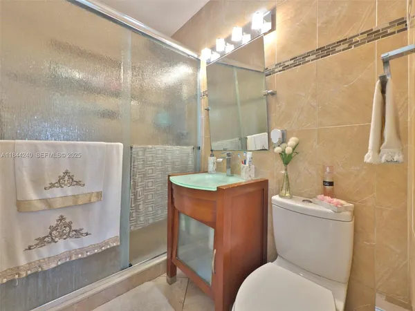 $950,000 | 6290 Southwest 37th Street, Miami, FL 33155