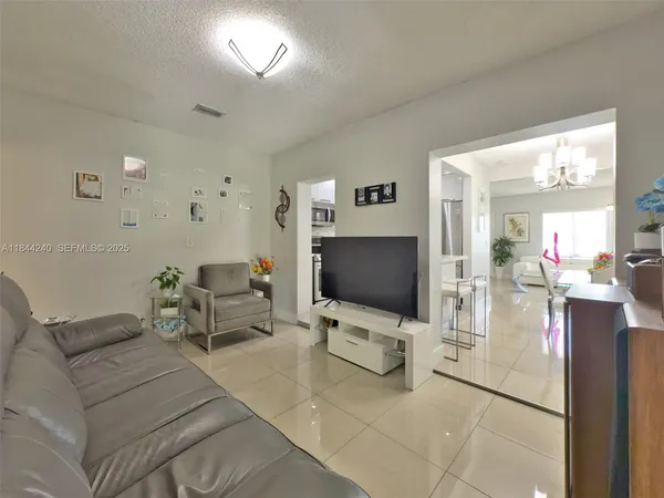 $950,000 | 6290 Southwest 37th Street, Miami, FL 33155