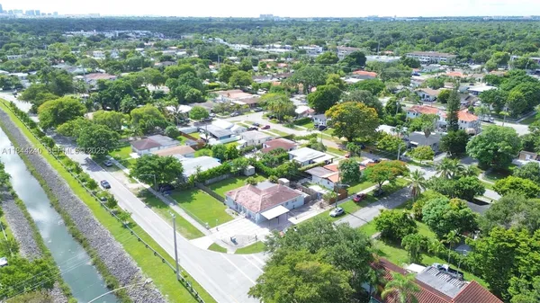 $950,000 | 6290 Southwest 37th Street, Miami, FL 33155