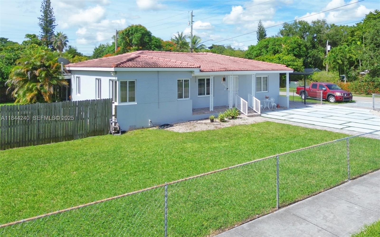 6290 Southwest 37th Street Miami, FL 33155 - Photo 8 of 34