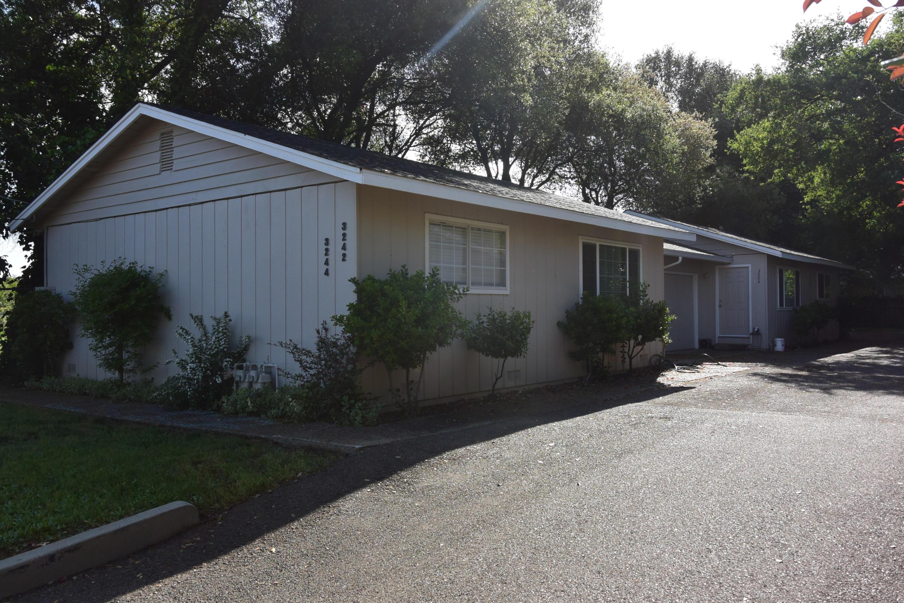 3242-3244 Lawrence Road Redding, CA 96002 - Photo 1 of 21 DSC_1845