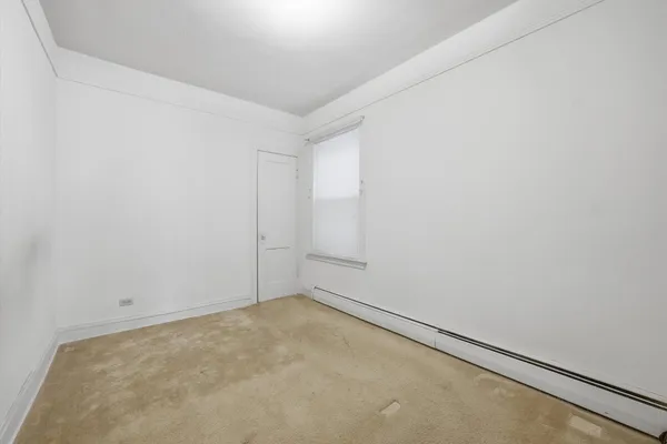 an empty room with a empty space