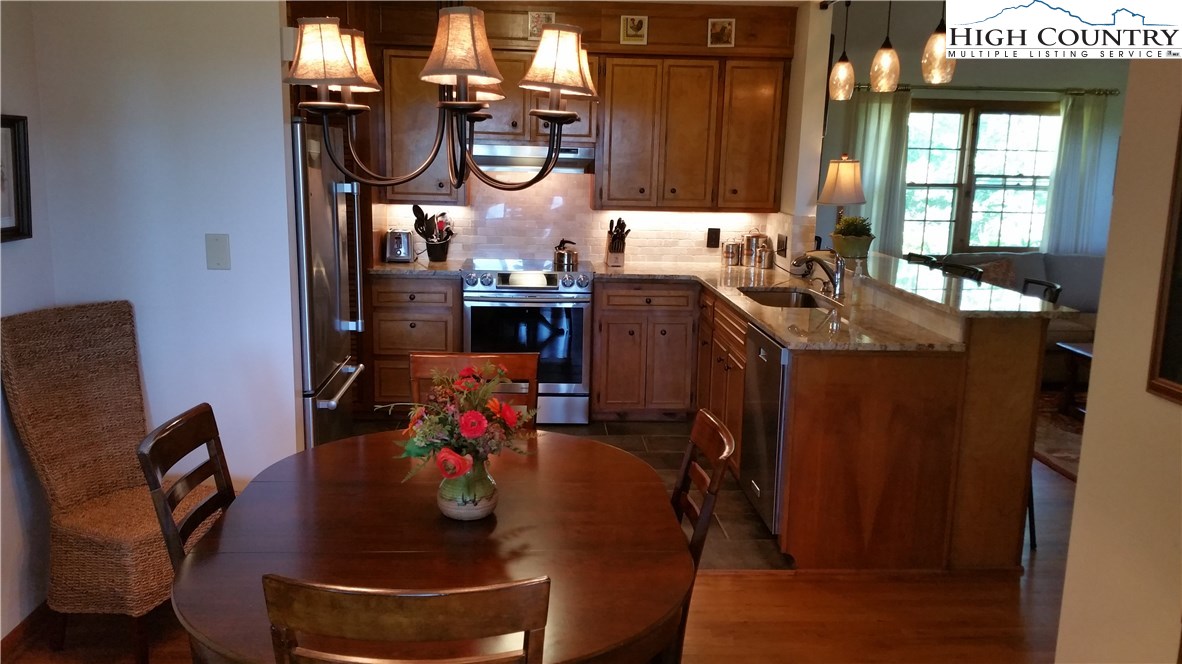 209 Alpine Road Blowing Rock, NC 28605 - Photo 21 of 34 Gallery Image 21
