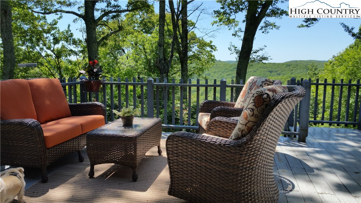 209 Alpine Road Blowing Rock, NC 28605 - Photo 4 of 34 Gallery Image 4