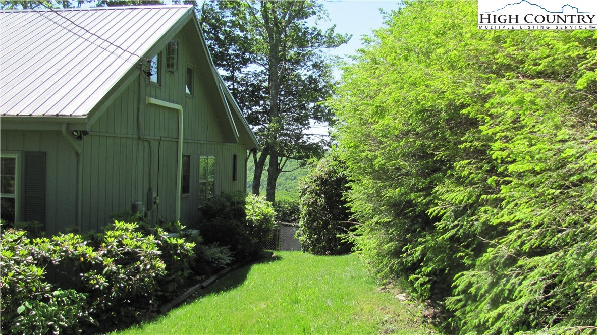 209 Alpine Road Blowing Rock, NC 28605 - Photo 8 of 34 Gallery Image 8