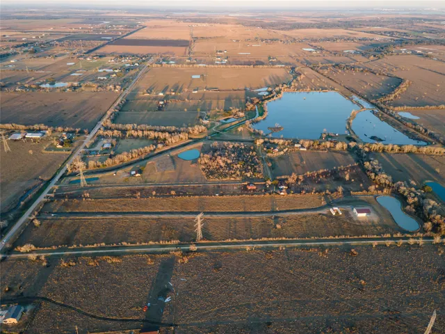 $229,497 | 4820 County Road 45, Angleton, TX 77515