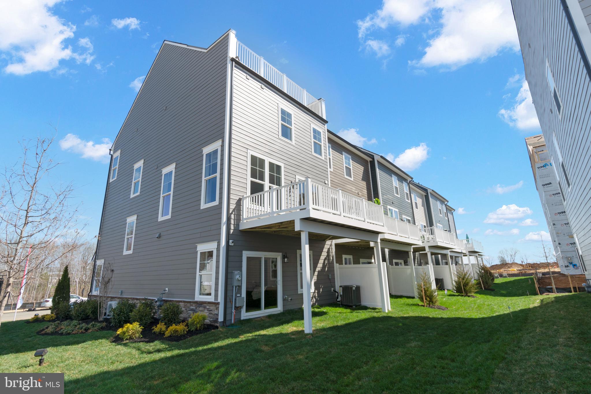 24133 Ullapool Terrace Sterling, VA 20166 - Photo 32 of 39