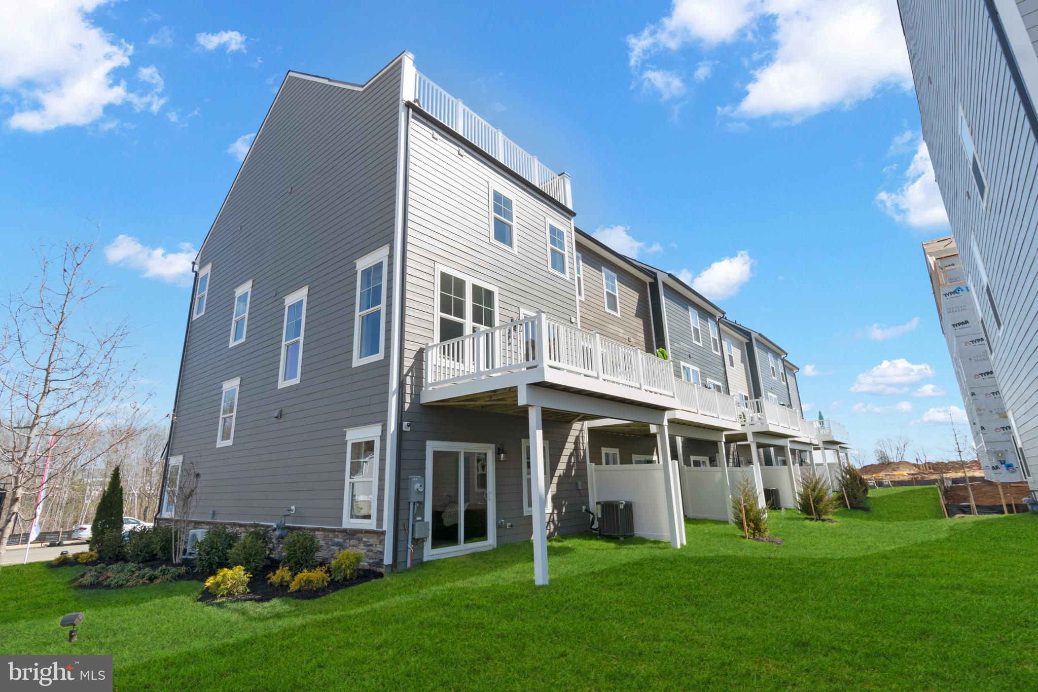 24133 Ullapool Terrace Sterling, VA 20166 - Photo 33 of 39