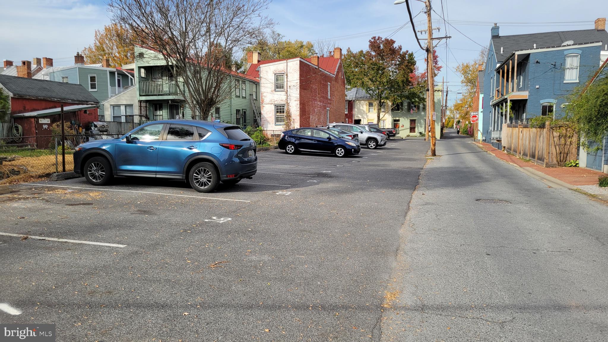 View from Klineharts Alley looking N toward 4th St