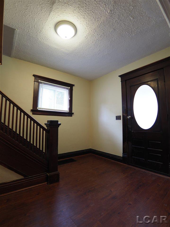 313 Merrick Street Adrian, MI 49221 - Photo 3 of 37 31354492-2.JPG