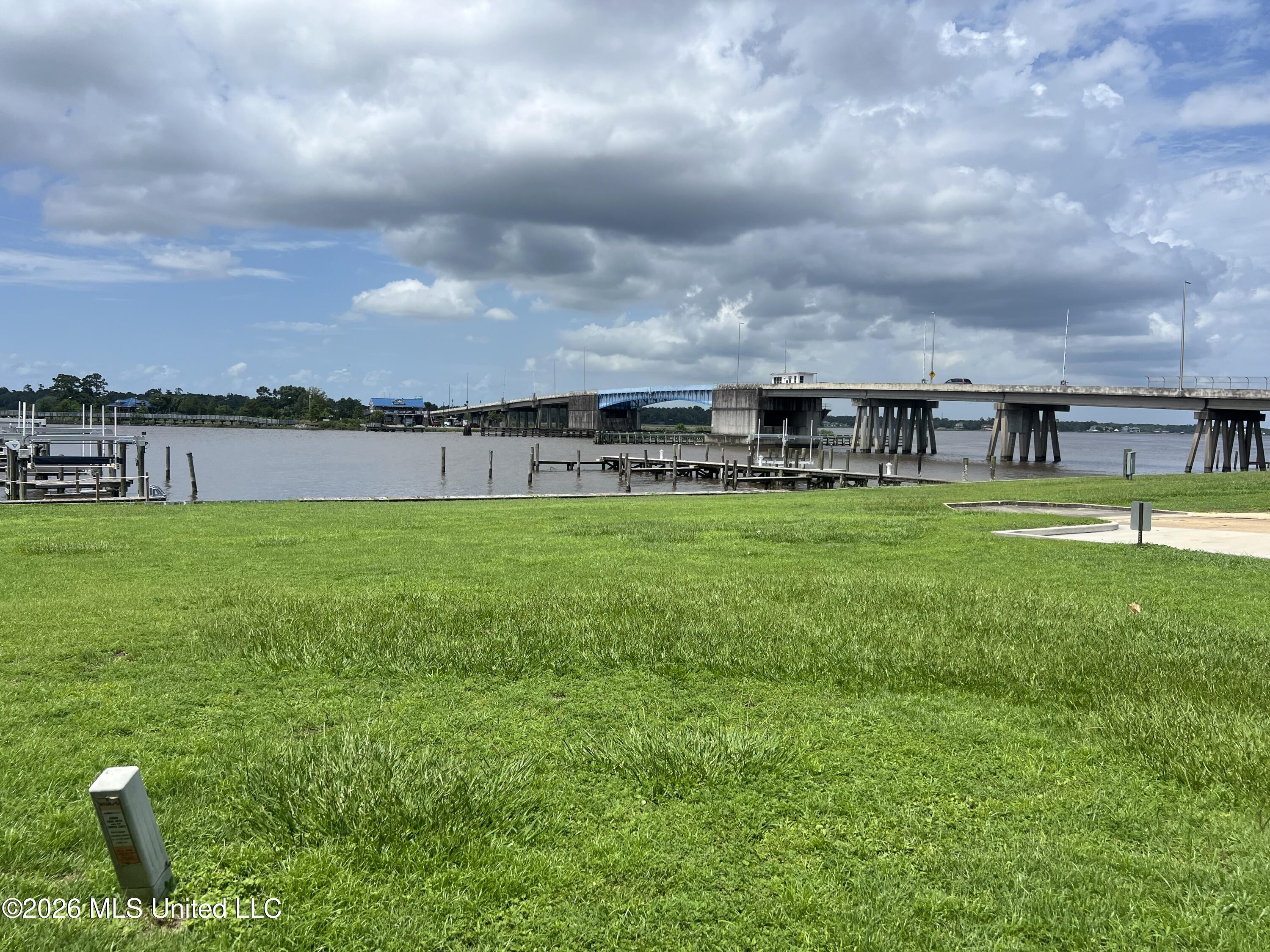 495 Old Popp's Ferry Road, Unit 17 Biloxi, MS 39531 - Photo 19 of 22 495 View
